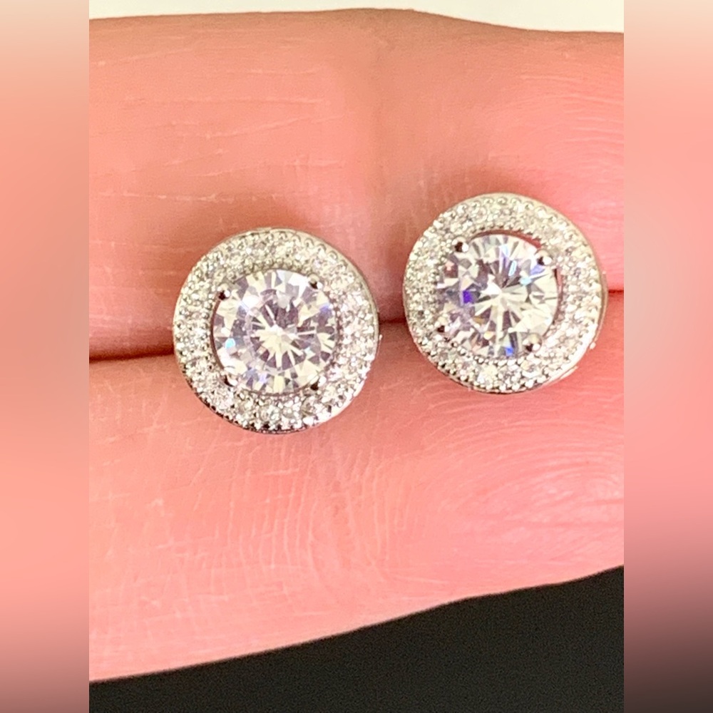 New Cate & Chloe Ariel 18k White Gold Plated Halo Stud Crystal Earrings